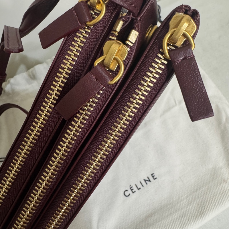 CELINE酒紅色小羊皮TRIO三層拉鍊斜背包-12