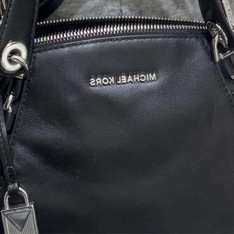 MK Michael kors 黑色牛皮兩用鏈條手提包/肩背包-15