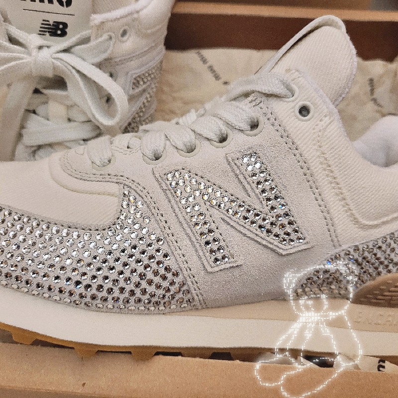 Miu Miu x New Balance 574全新聯名水晶球鞋-1