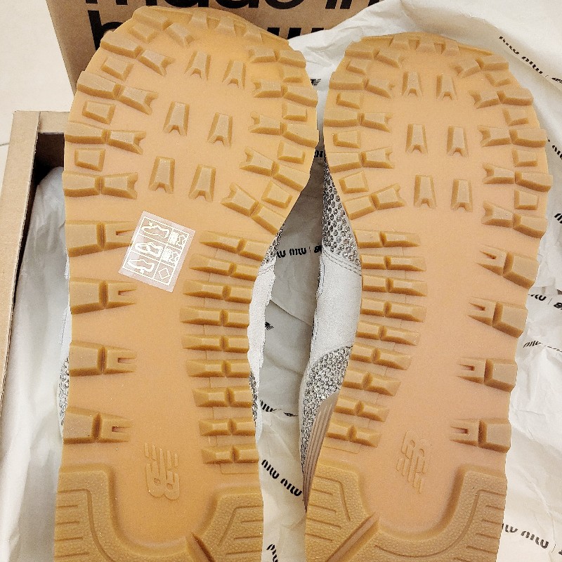 Miu Miu x New Balance 574全新聯名水晶球鞋-13