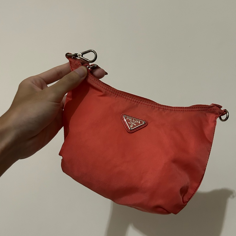 PRADA 水餃包 化妝包 （明顯使用痕跡）-0