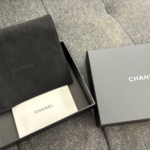 香奈兒經典三折短夾荔枝皮銀扣-10