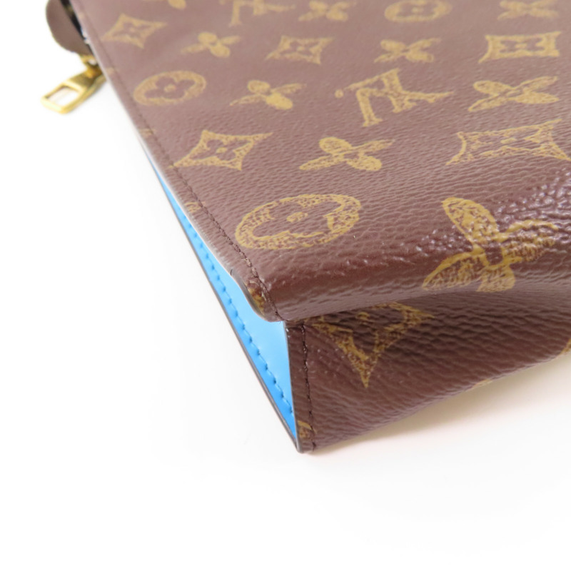 LOUIS VUITTON Monogram Pochette Voyage MM金扣手拿包-11