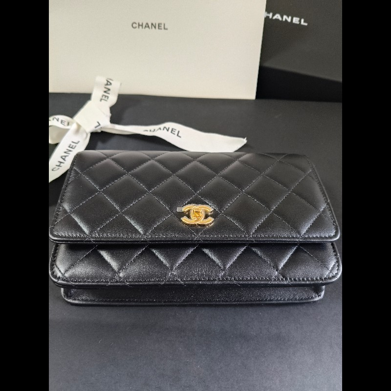 香奈兒 新款旋轉金扣WOC-5