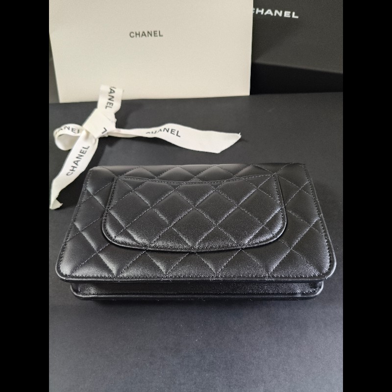 香奈兒 新款旋轉金扣WOC-6