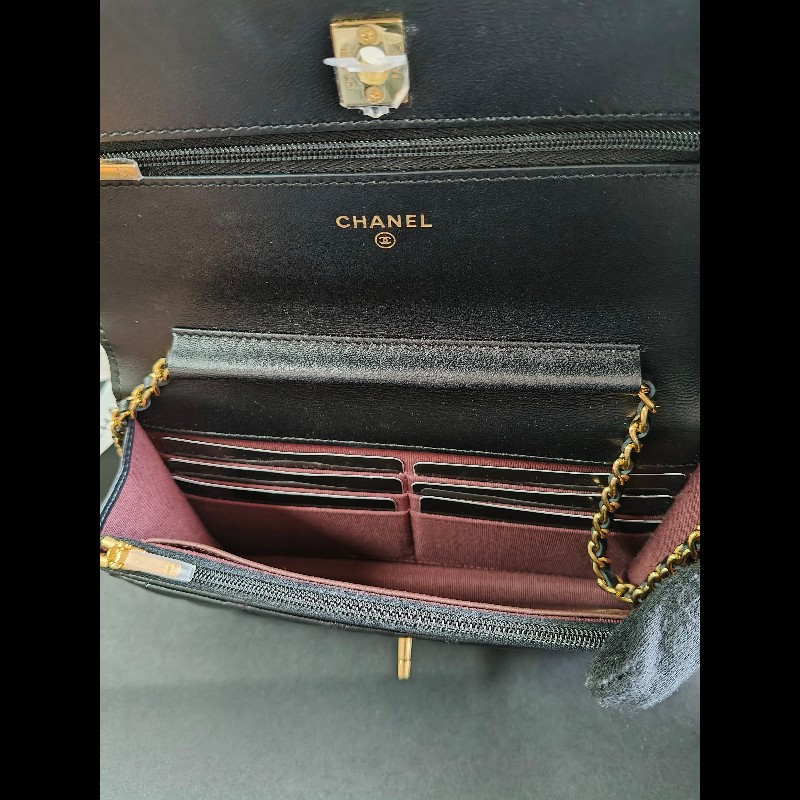 香奈兒 新款旋轉金扣WOC-8