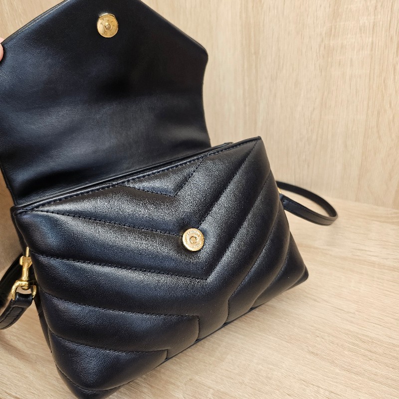 [熱門好物推推🥰] YSL 黑金釦LouLouToy斜背包-10