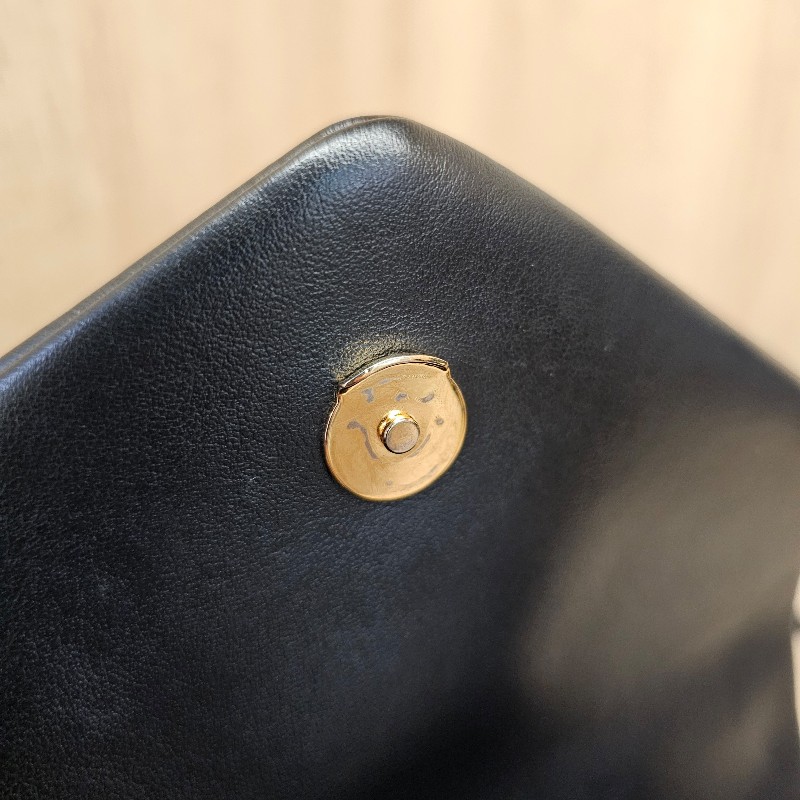 [熱門好物推推🥰] YSL 黑金釦LouLouToy斜背包-22