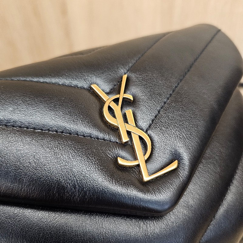 [熱門好物推推🥰] YSL 黑金釦LouLouToy斜背包-23