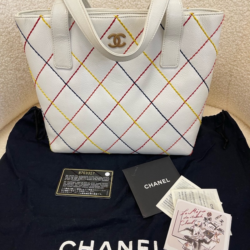 Chanel香奈兒白色外縫線薇薇安手提包-0