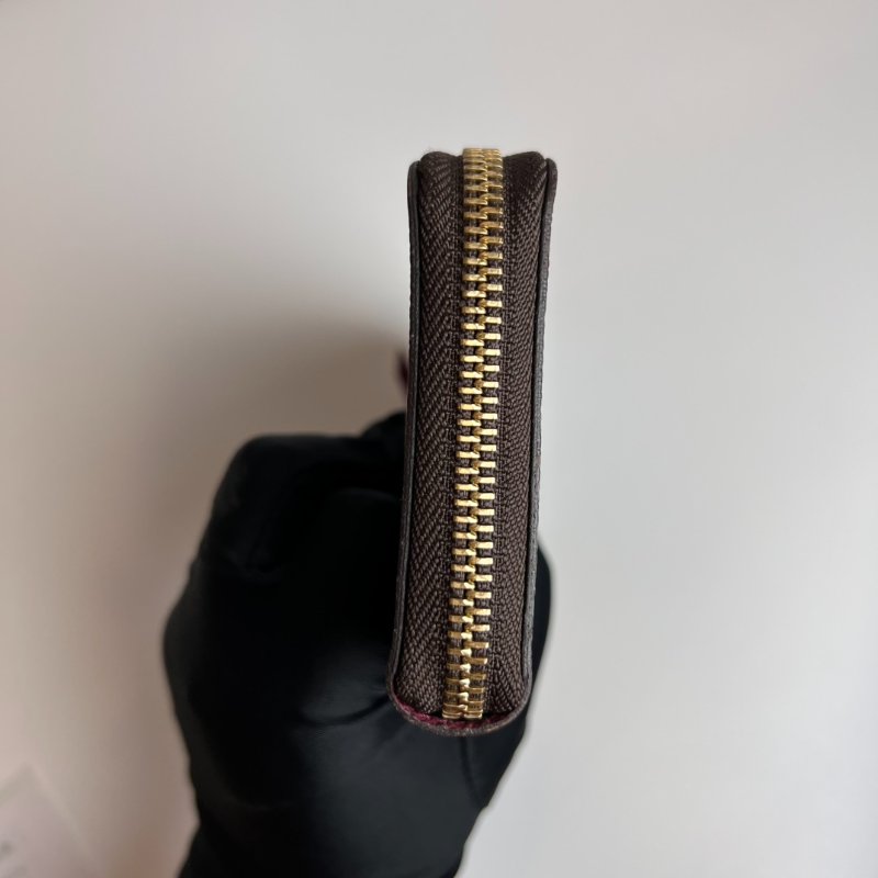 LV M60742 老花ㄇ拉長夾玫瑰紅-3