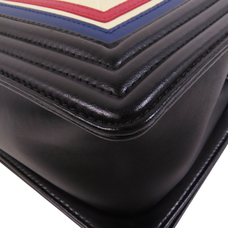 CHANEL 牛皮皮革Boy Chanel 25銀扣鏈帶肩背袋-13