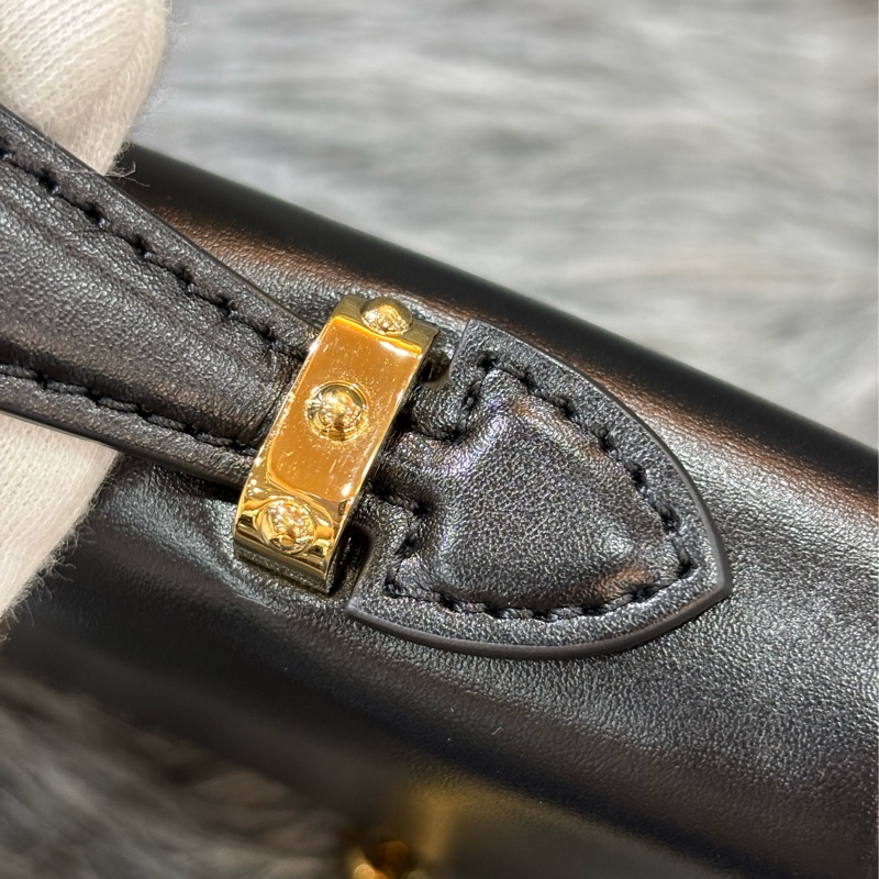 LV M12143 Wallet On Chain Capucines 黑色 牛皮 肩背包 斜背包 麻將包 兩用包-23