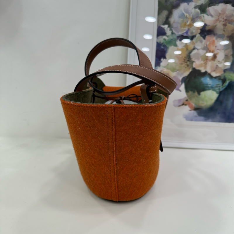 Loewe 小象手提包 牛皮+毛氈 男女同款 很可愛哈 閒置-4