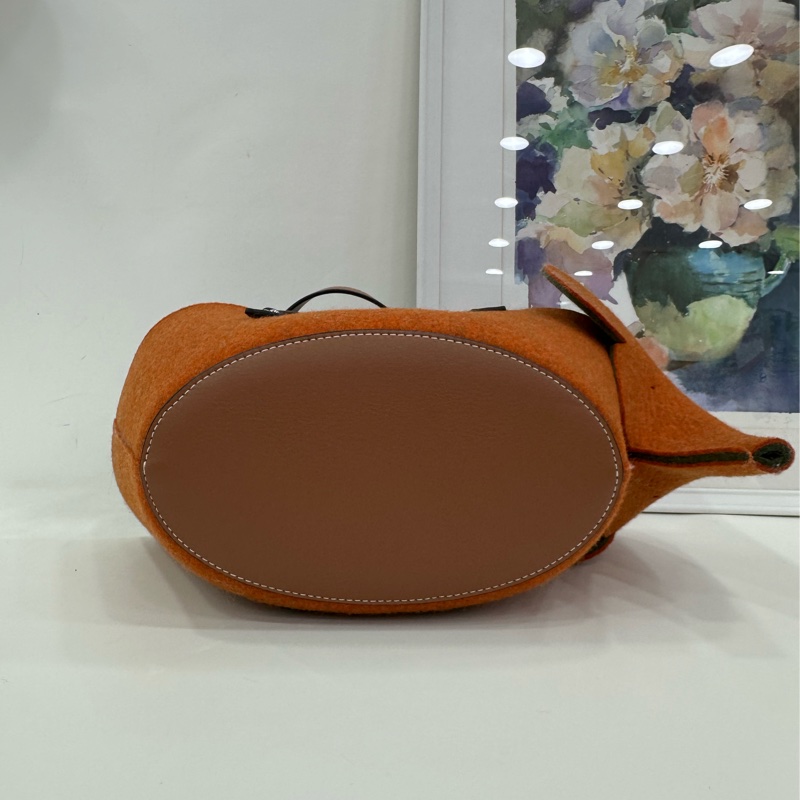 Loewe 小象手提包 牛皮+毛氈 男女同款 很可愛哈 閒置-5