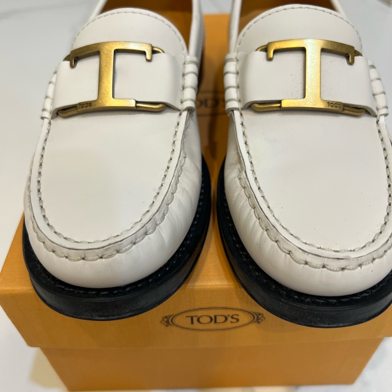 TOD’S杏色樂福鞋-4