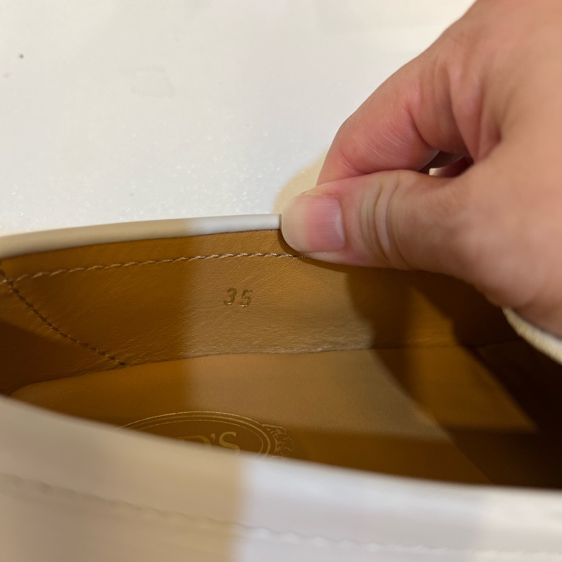 TOD’S杏色樂福鞋-12