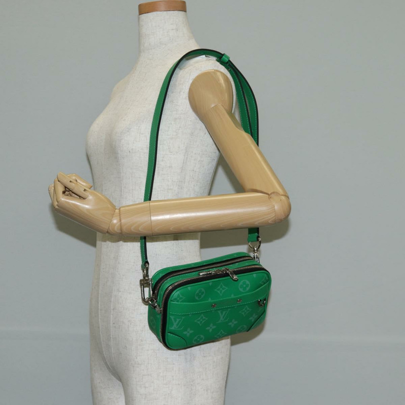 【日本直送】路易威登 Taiga Lama Alpha 可穿戴錢包 NV 包 M30997 LV 正品 135292M-22