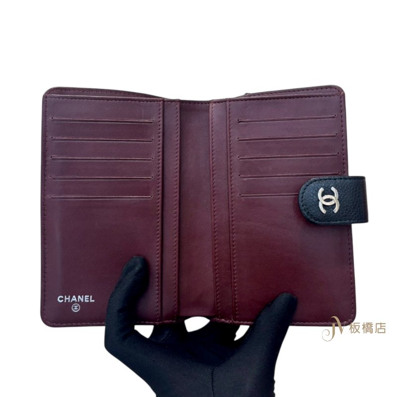CHANEL 黑銀釦式CF荔枝皮對開零錢中夾-7