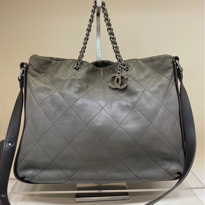 CHANEL 灰綠色拼皮外縫托特包 15開-0