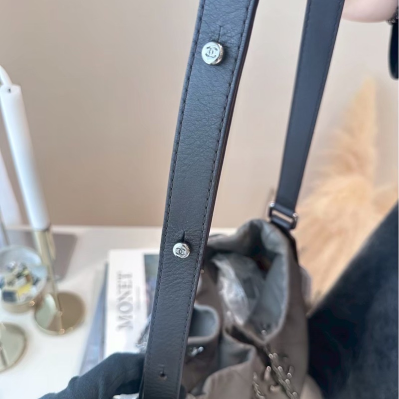 CHANEL 灰綠色拼皮外縫托特包 15開-10