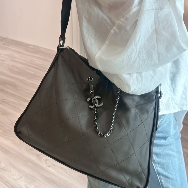 CHANEL 灰綠色拼皮外縫托特包 15開-14