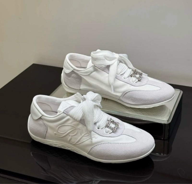2025新品 超好折扣Roger Vivier Viv Low 絨面皮革 德訓鞋-1