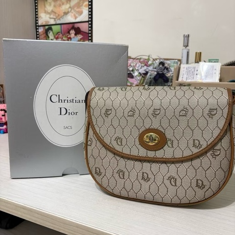 Christian DIOR vintage米色蜂巢小圓金釦馬鞍包