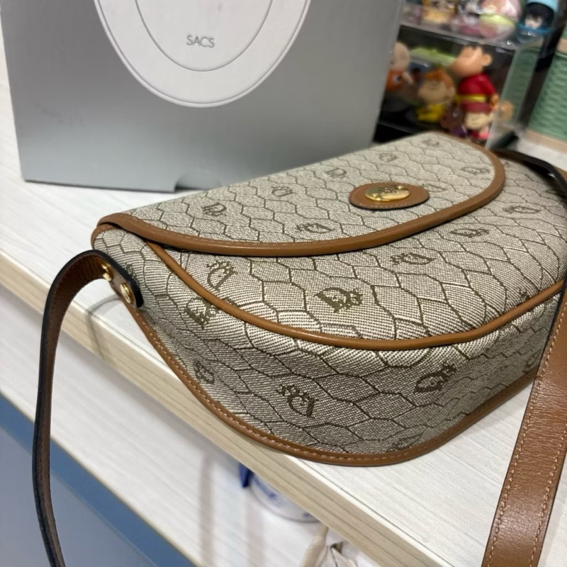 Christian DIOR vintage米色蜂巢小圓金釦馬鞍包-1