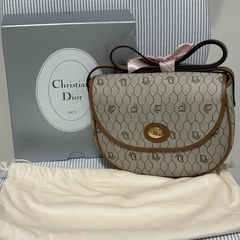 Christian DIOR vintage米色蜂巢小圓金釦馬鞍包-1