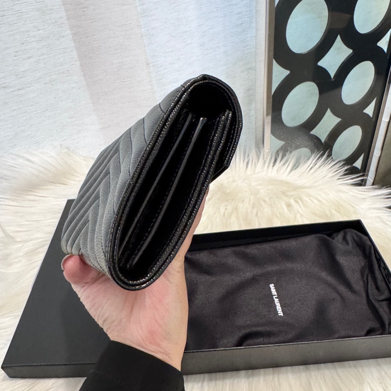 YSL 黑金魚子醬信封長夾 全新閒置-3