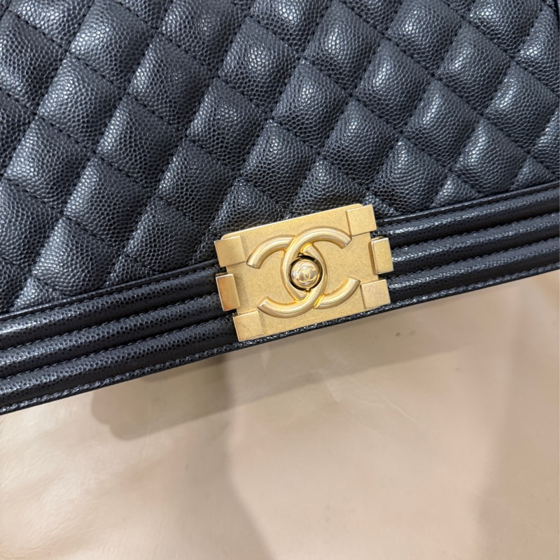 全新閒置全配❤️ 香奈兒 #黑金 #荔枝皮 #boy25 #中號-11