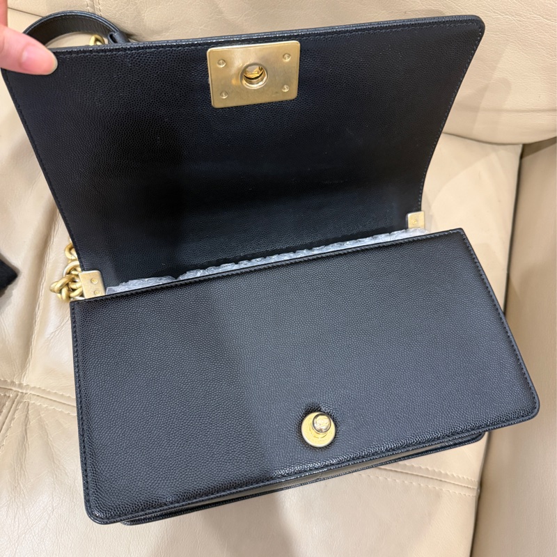 全新閒置全配❤️ 香奈兒 #黑金 #荔枝皮 #boy25 #中號-17