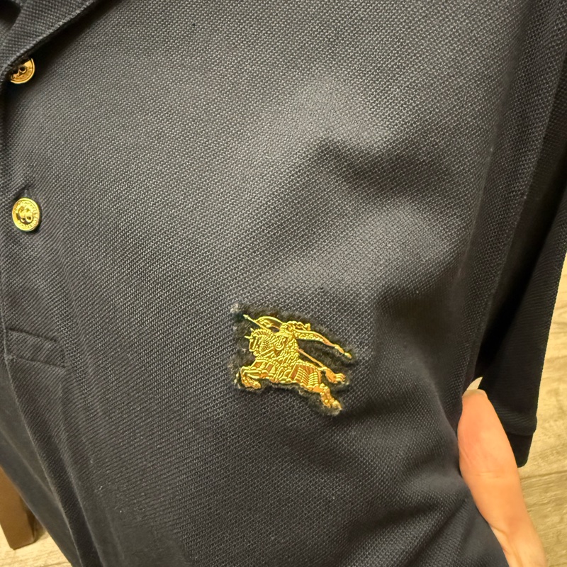 跳樓大拍賣✨BURBERRY男款金色戰馬小標黑藍色polo衫-1