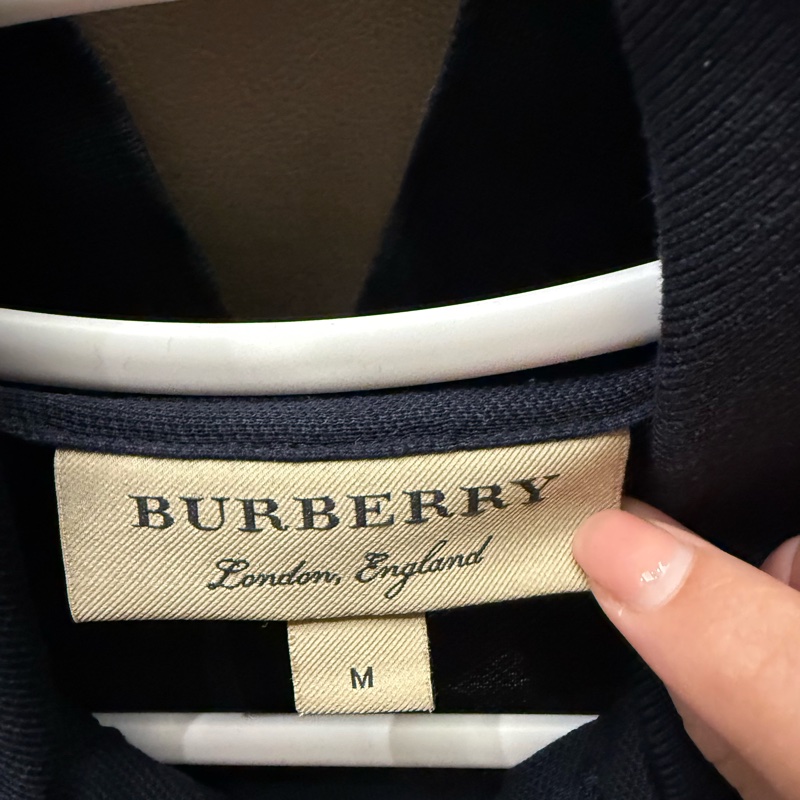 跳樓大拍賣✨BURBERRY男款金色戰馬小標黑藍色polo衫-3