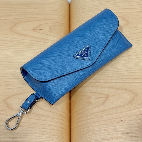 Prada Eyewear Saffiano 皮質眼鏡包