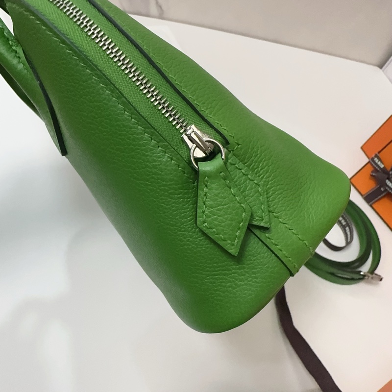 小巴黎二手名牌真品 未使用 Mini bolide 綠 2024台灣購證 收藏品-9