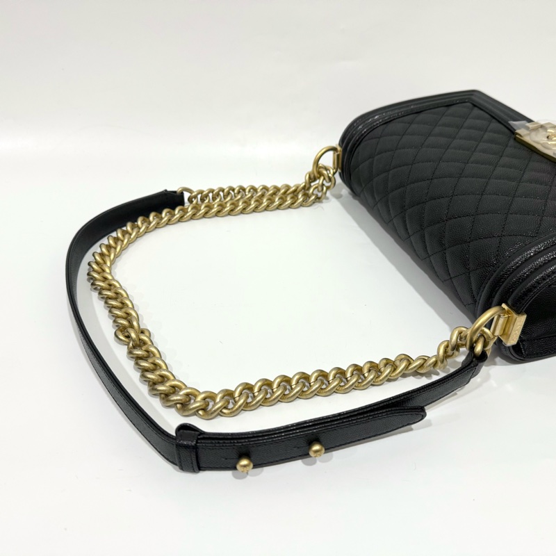 CHANEL黑色荔枝皮金釦BOY25/A67086-14