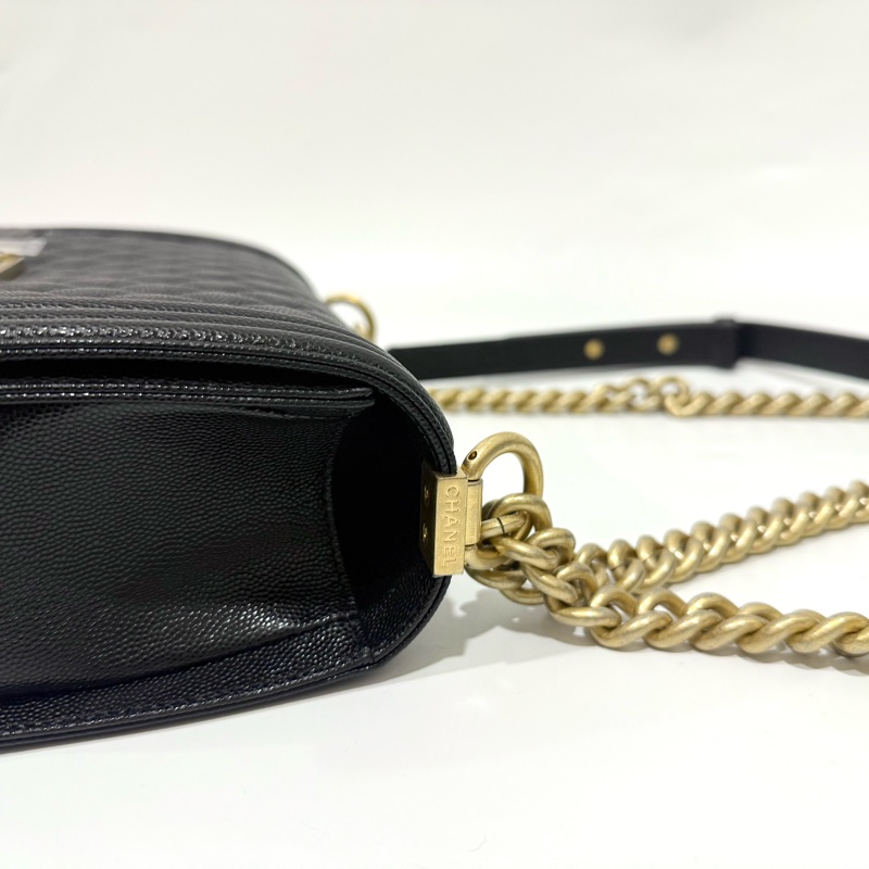 CHANEL黑色荔枝皮金釦BOY25/A67086-16