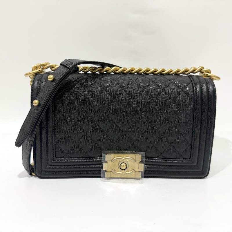 CHANEL黑色荔枝皮金釦BOY25/A67086-18