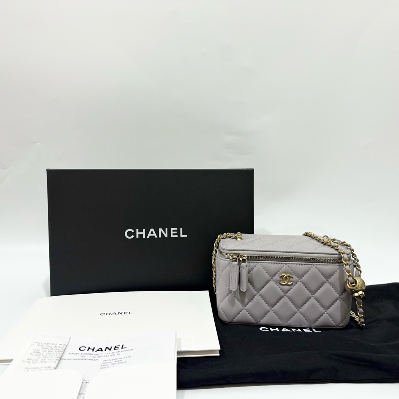 CHANEL灰色羊皮金球調節扣長盒子AP2303-14