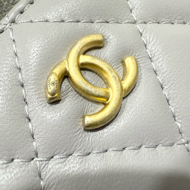 CHANEL灰色羊皮金球調節扣長盒子AP2303-19