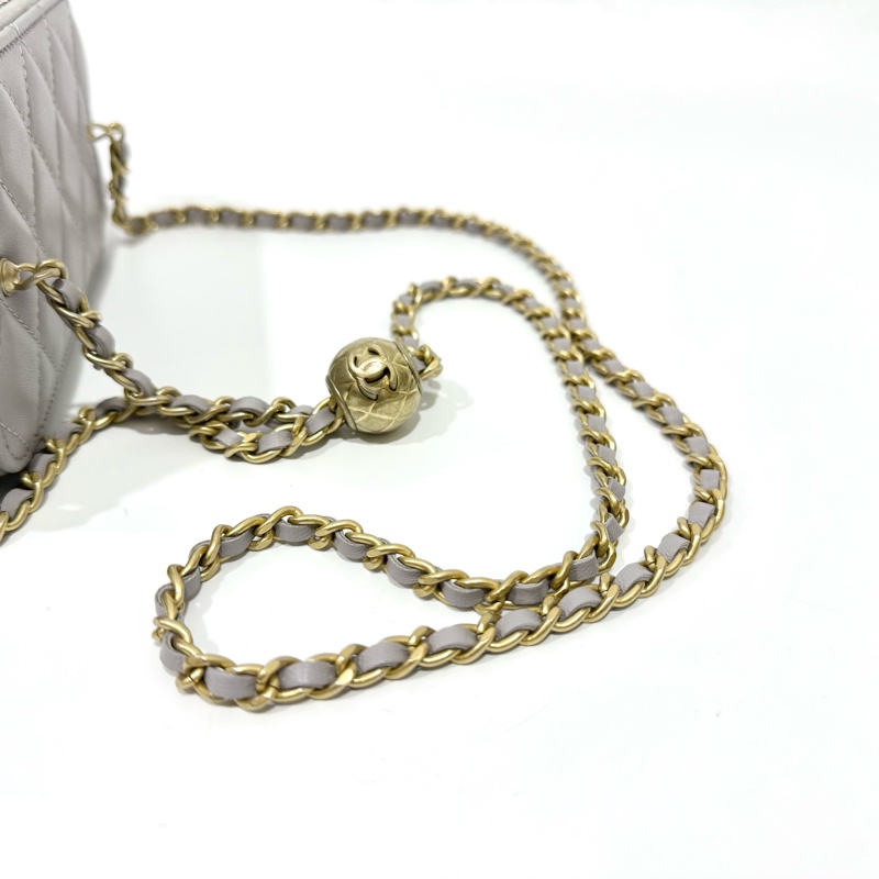 CHANEL灰色羊皮金球調節扣長盒子AP2303-9