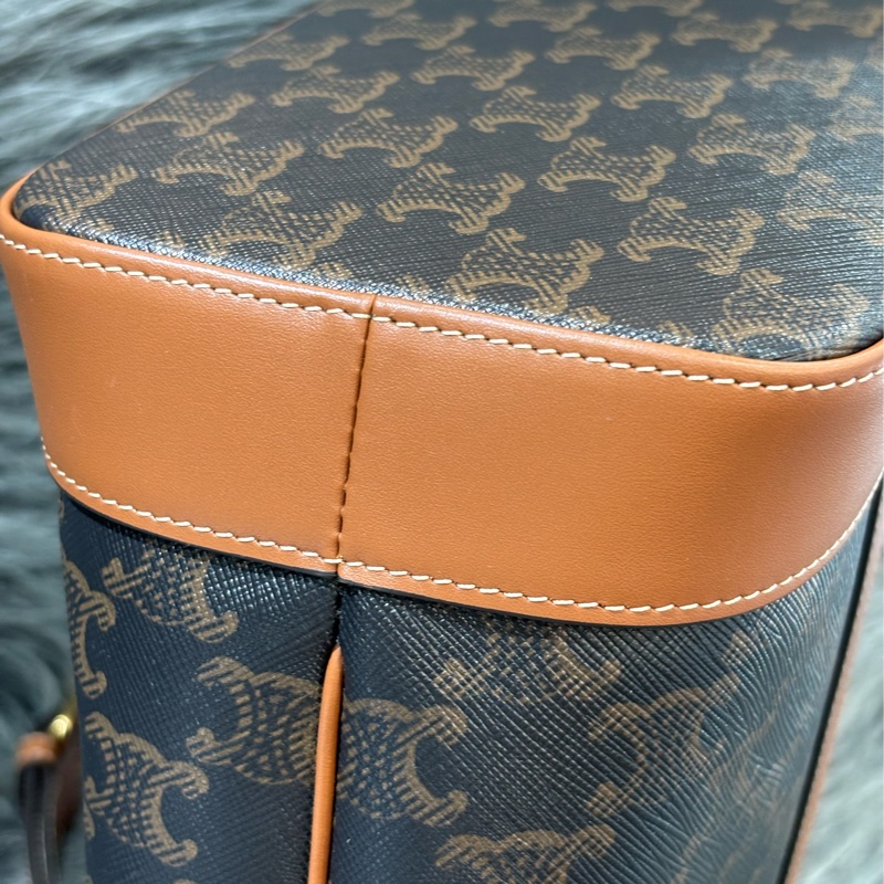 CELINE TRIOMPHE BUCKET 191442 凱旋門摩卡色牛皮 水桶包肩背包斜背包-8