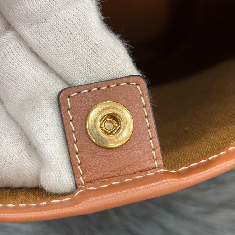 CELINE TRIOMPHE BUCKET 191442 凱旋門摩卡色牛皮 水桶包肩背包斜背包-22