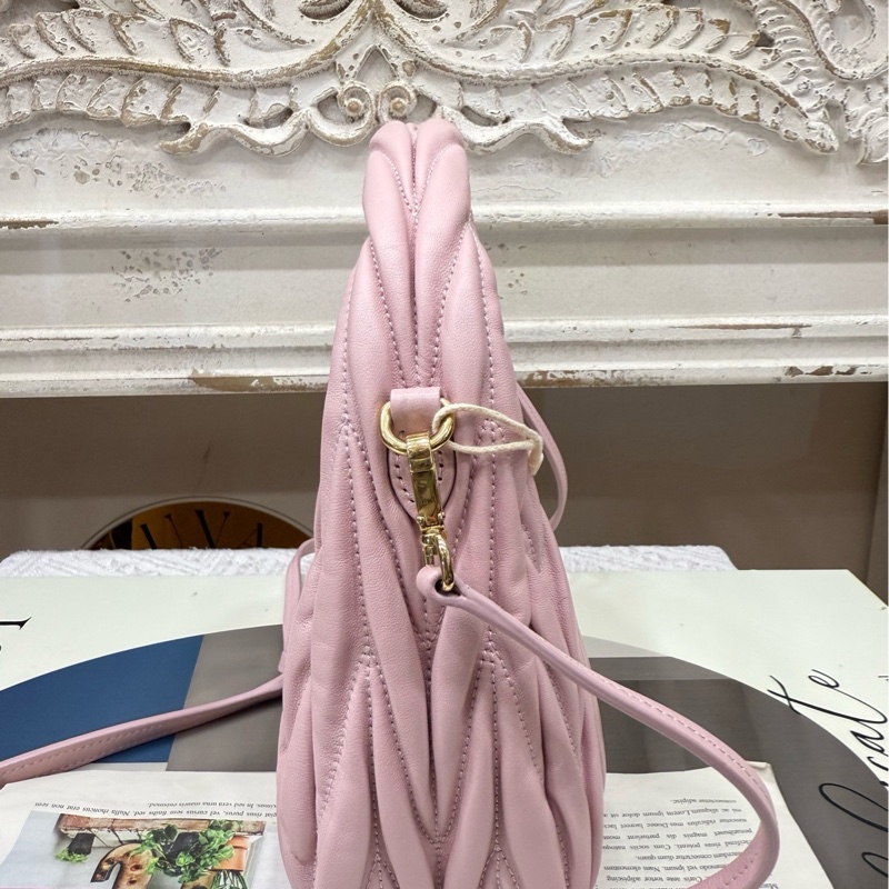 Miumiu粉色呼啦圈芯片款中號-2