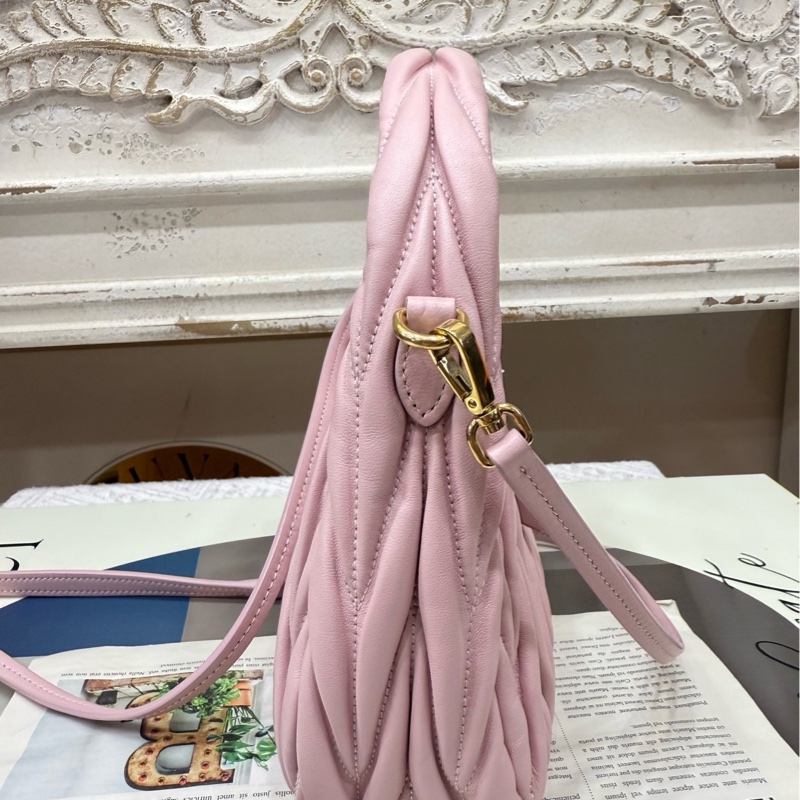 Miumiu粉色呼啦圈芯片款中號-3