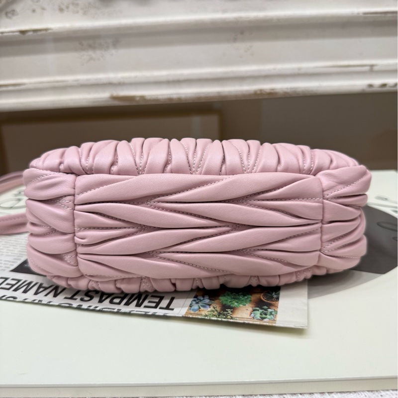 Miumiu粉色呼啦圈芯片款中號-7