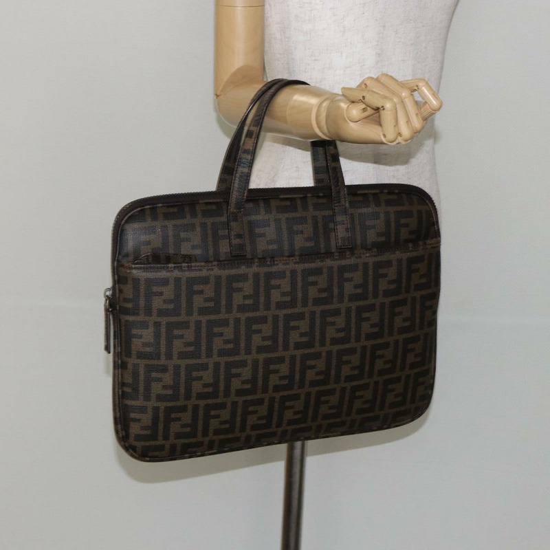 【日本直送】FENDI Zucca 帆布電腦保護套 黑棕色 正品 SW1528-21