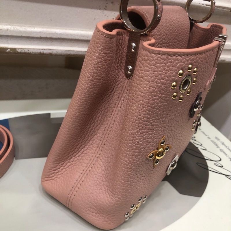 LV 限量铆钉capucines 手提斜挎包 17年-2